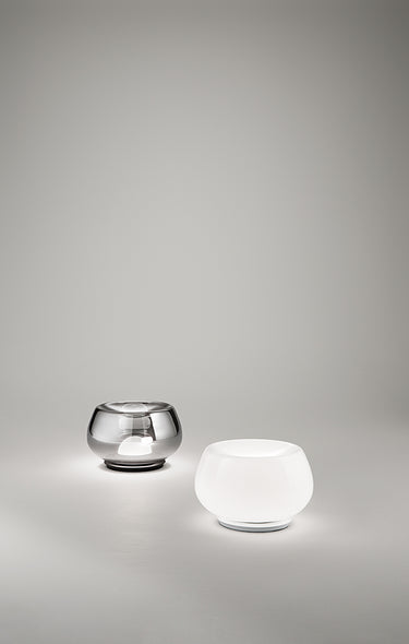 Perenz Kave - lumetto LED dimmerabile touch vetro bianco lucido o specchiato, base bianco o nero opaco Perenz Lampade da tavolo